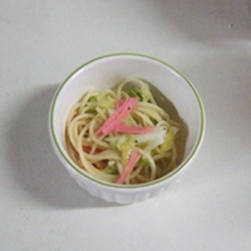 にんにくとキャベツのスパゲッティーサラダ