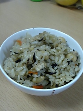 ひじきの煮物でひじきごはん♪