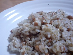 青のりたっぷり!納豆チャーハン♪