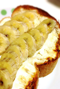 クリームチーズとバナナのトースト