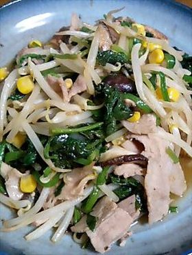 もやしとほうれん草の野菜炒め