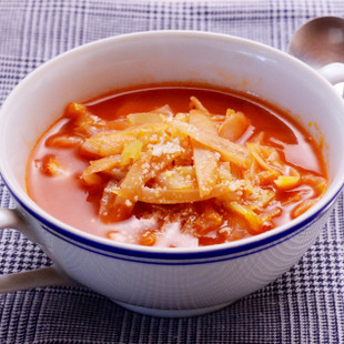 キャベツとごぼうのトマトスープ