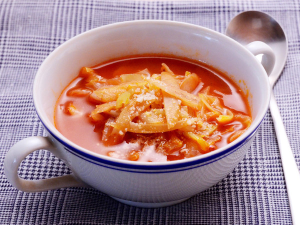 キャベツとごぼうのトマトスープ