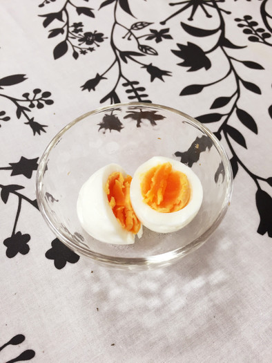 【レンジ】半熟ゆで卵の写真