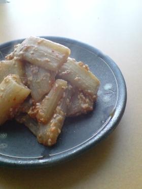 ピリッとフキの辛みそ煮
