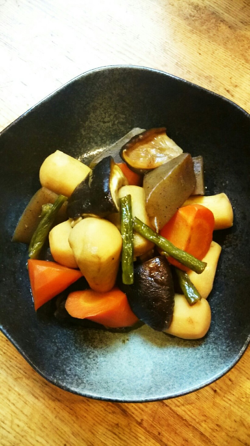 里芋と肉厚椎茸の煮物の画像