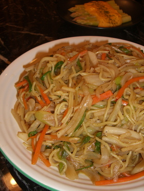 ☆千切り野菜たっぷり焼きそば〜生姜風味☆