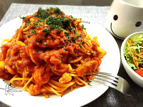牛乳で簡単!エビのトマトクリームパスタ♪