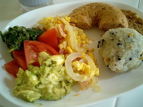 ガッツリ系プレートランチ