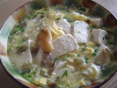ザーサイと豆腐の中華スープの写真