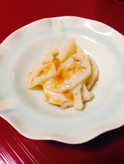 鰹節で出汁いらず☆れんこん☆梅干し鰹煮の写真