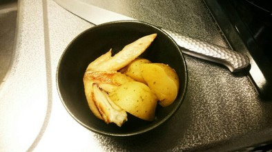 簡単ジャガイモと手羽先の煮物( ☆∀☆)の写真
