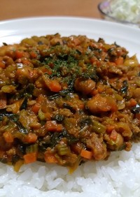 大豆(節分豆)と小松菜の簡単ドライカレー