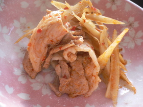 豚肉とごぼうのピリ辛炒め