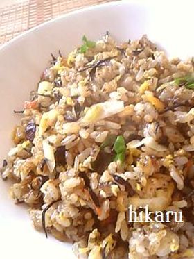 ひじきの煮物でコッテリ焼きめし。