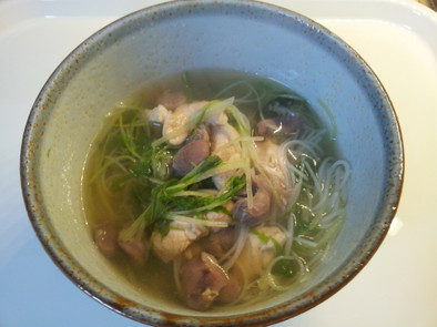 水菜と砂肝とささみの鍋の後の汁ビーフンの写真