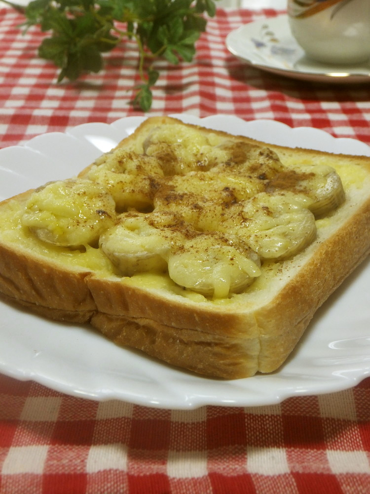 ココナッツオイルdeバナナチーズトーストの画像