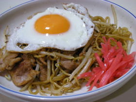 半熟がおいしい!目玉焼きそば