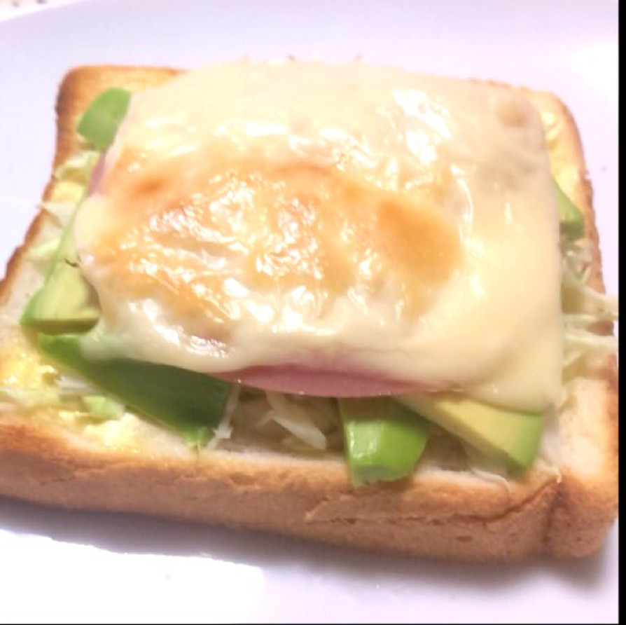 簡単朝食！アボカドチーズトーストの画像