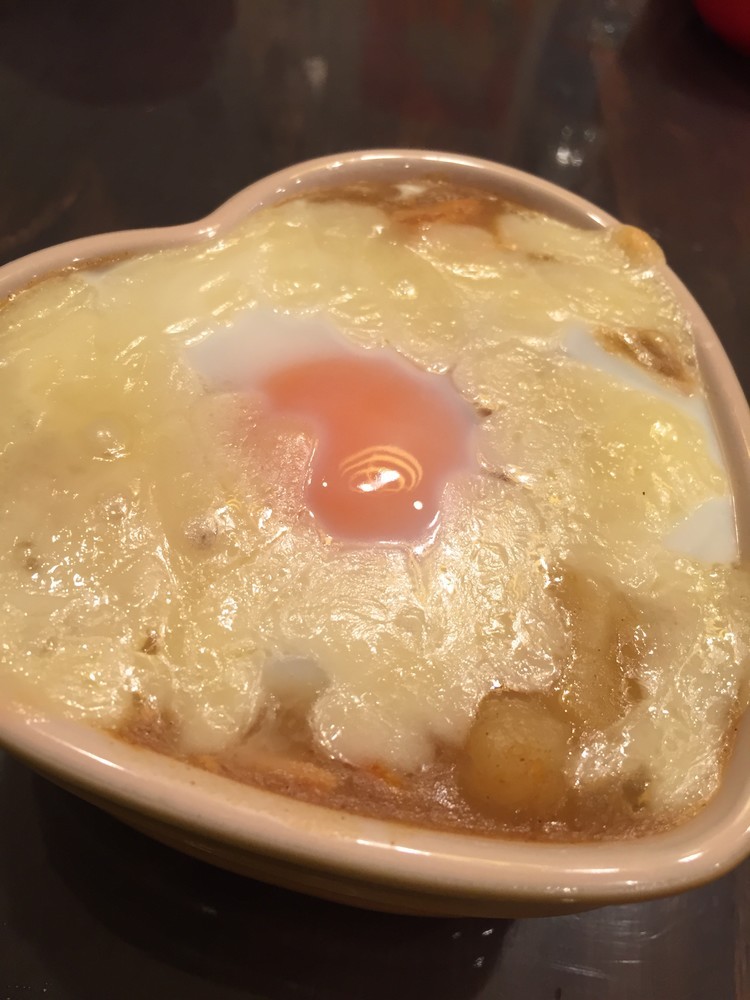 ルクルーゼでカレーチーズドリア玉子のせの画像