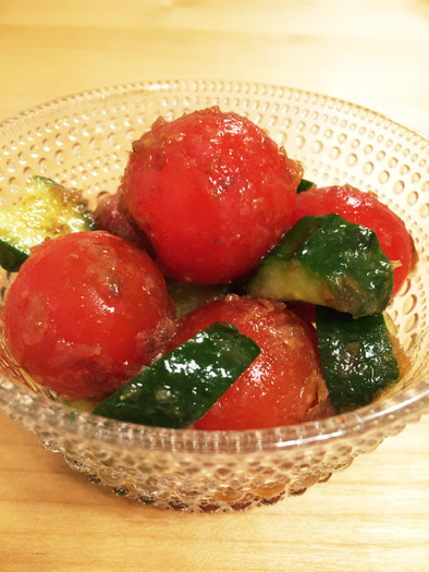 簡単！美味しい きゅうりとトマトのサラダの写真