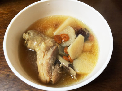 山芋とにわとりの養生スープ ☆山藥雞湯☆の写真