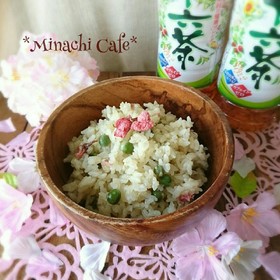 十六茶で簡単❤キヌア入り桜豆ごはん