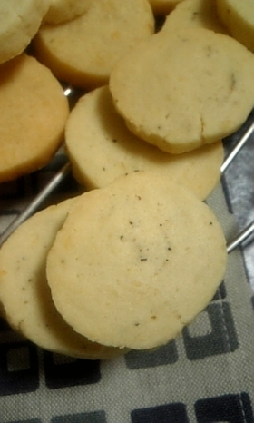 *ブラックペッパー×チーズのクッキー*