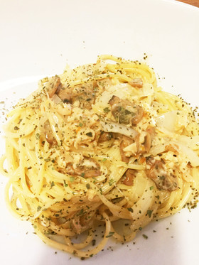 鮭フレークとあさりのトマトクリームパスタ