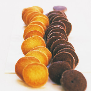 アイスボックスココアクッキー(写真右)