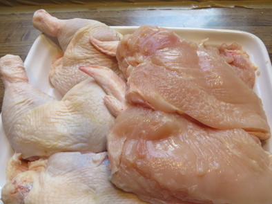 鶏の解体　丸ごとチキンもキッチンバサミでの写真