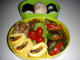 変わりおにぎり&ちょっぴり豪華う巻き弁当