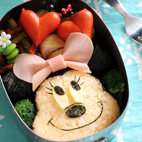 ハムのビッグリボン☆ミニーちゃんキャラ弁