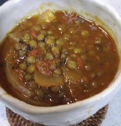 豆のカレースープの写真