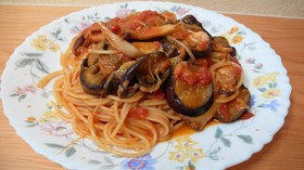 ナスとトマトとモッツァレラチーズのパスタ