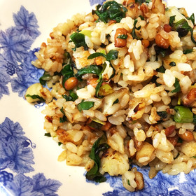 卵なしぱらぱら納豆とはんぺんのチャーハン