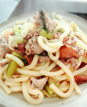 さっぱり野沢菜と豚肉の焼きうどん