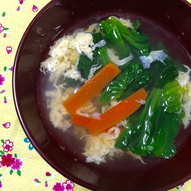 簡単♬ほうれん草・にんじん・卵のお吸い物