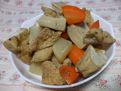 がんもと厚揚げと高野豆腐の煮物の写真