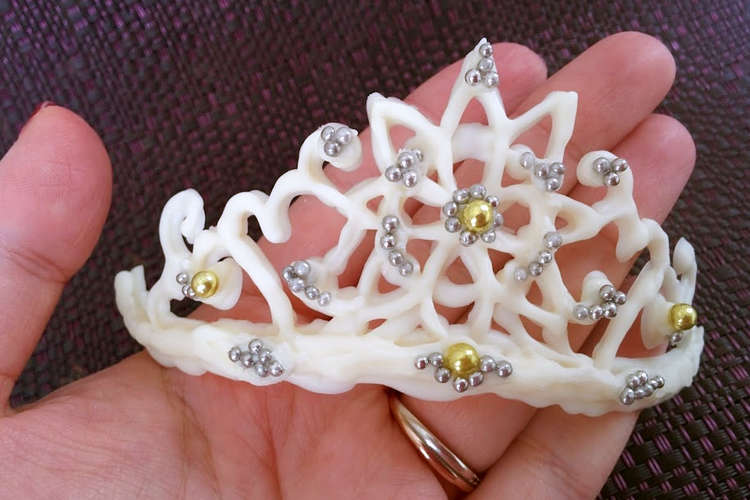 食べられる宝石 チョコレートでティアラ レシピ 作り方 By Ichyuichyu クックパッド 簡単おいしいみんなのレシピが351万品