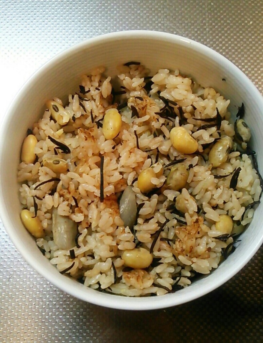 大豆×ひじき×ゴボウの炊き込みご飯の画像