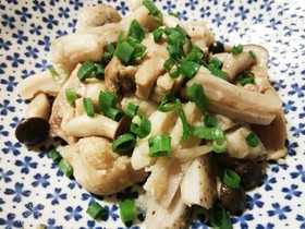 鶏もも肉とれんこんの鶏ガラ炒め