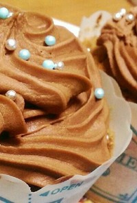 バタークリームのチョコカップケーキ