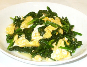 簡単ほうれん草卵中華だしの素の野菜炒め♪