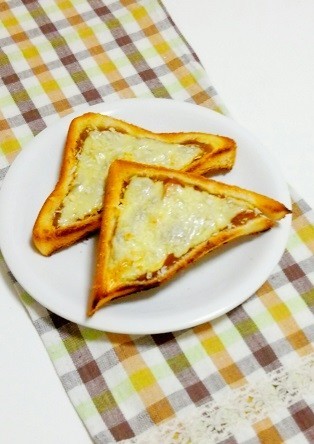 チーズカレーパンのつもりトーストの画像