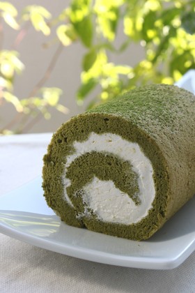 抹茶のロールケーキ