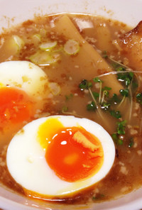 つけ麺用つけダレ、魚介豚骨醤油スープ