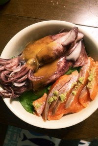 簡単２種盛海鮮丼★鮭鰹鮪鯵等の刺身とイカ