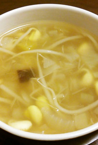 豆もやしとさつま芋と玉ねぎのスープ。 