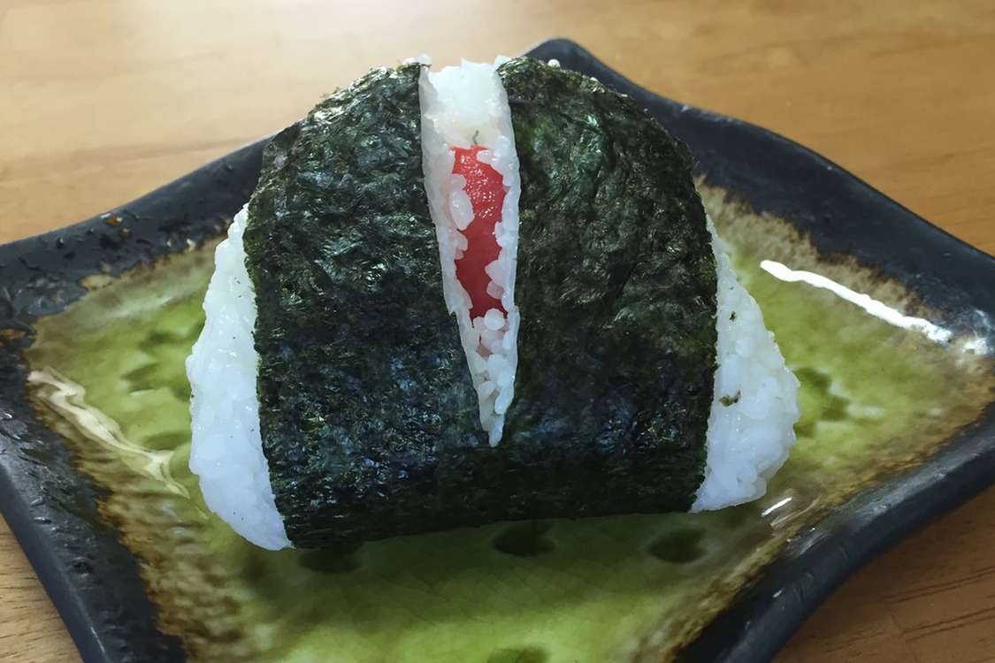 基本 簡単 具が真ん中 三角おにぎり レシピ 作り方 By かかし79 クックパッド 簡単おいしいみんなのレシピが379万品